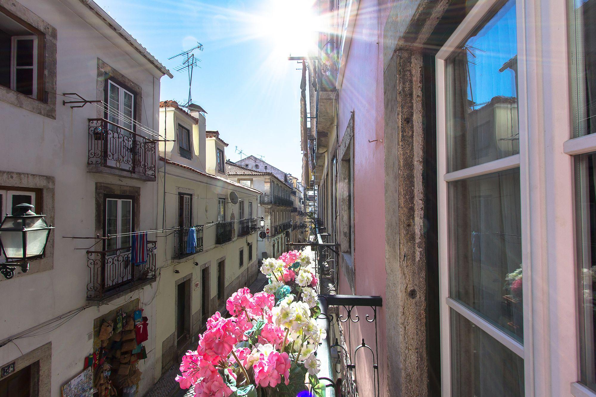 Апартаменты Bairro Alto Vintage By Homing Лиссабон Экстерьер фото